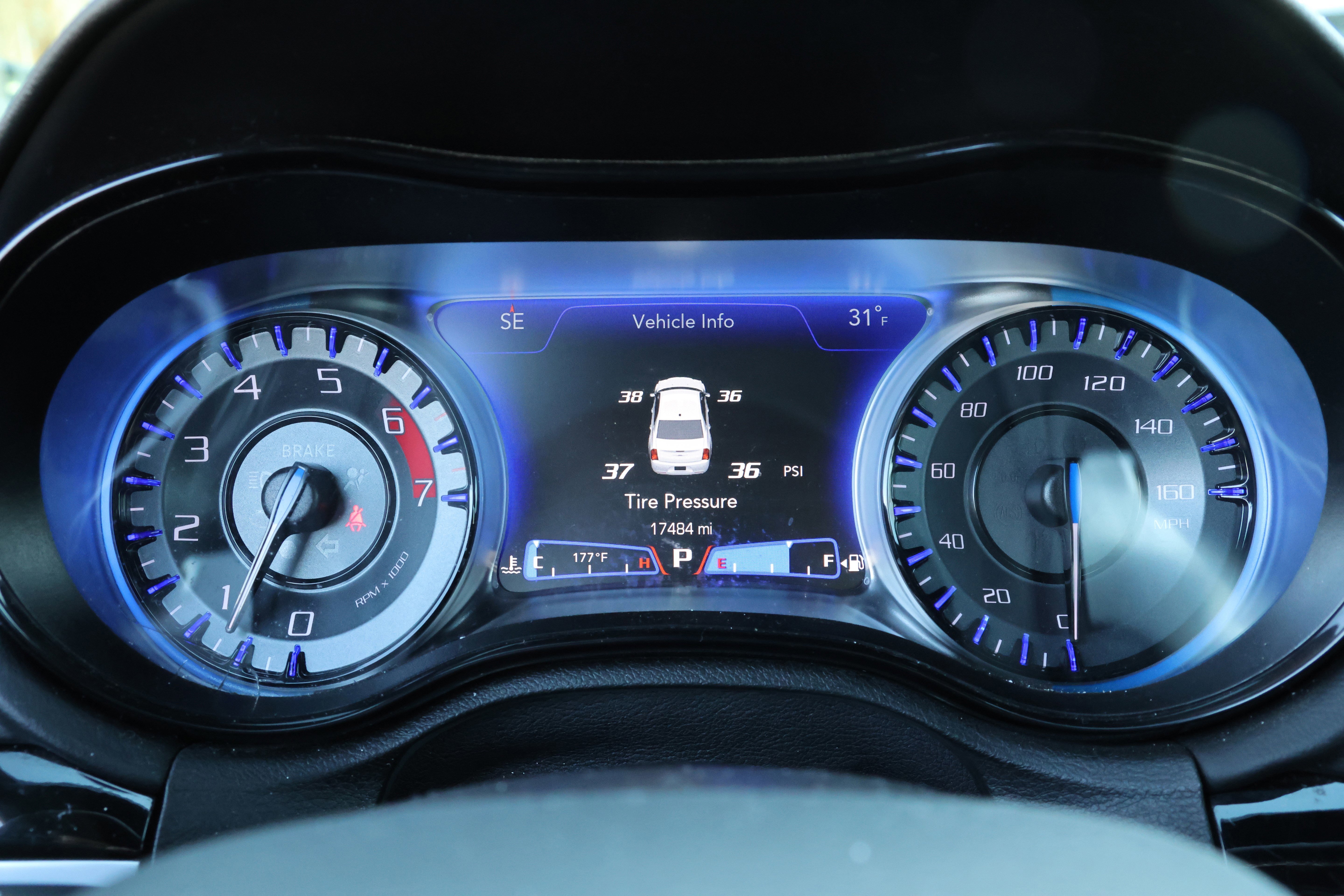 Used 2023 Chrysler 300 C image 20