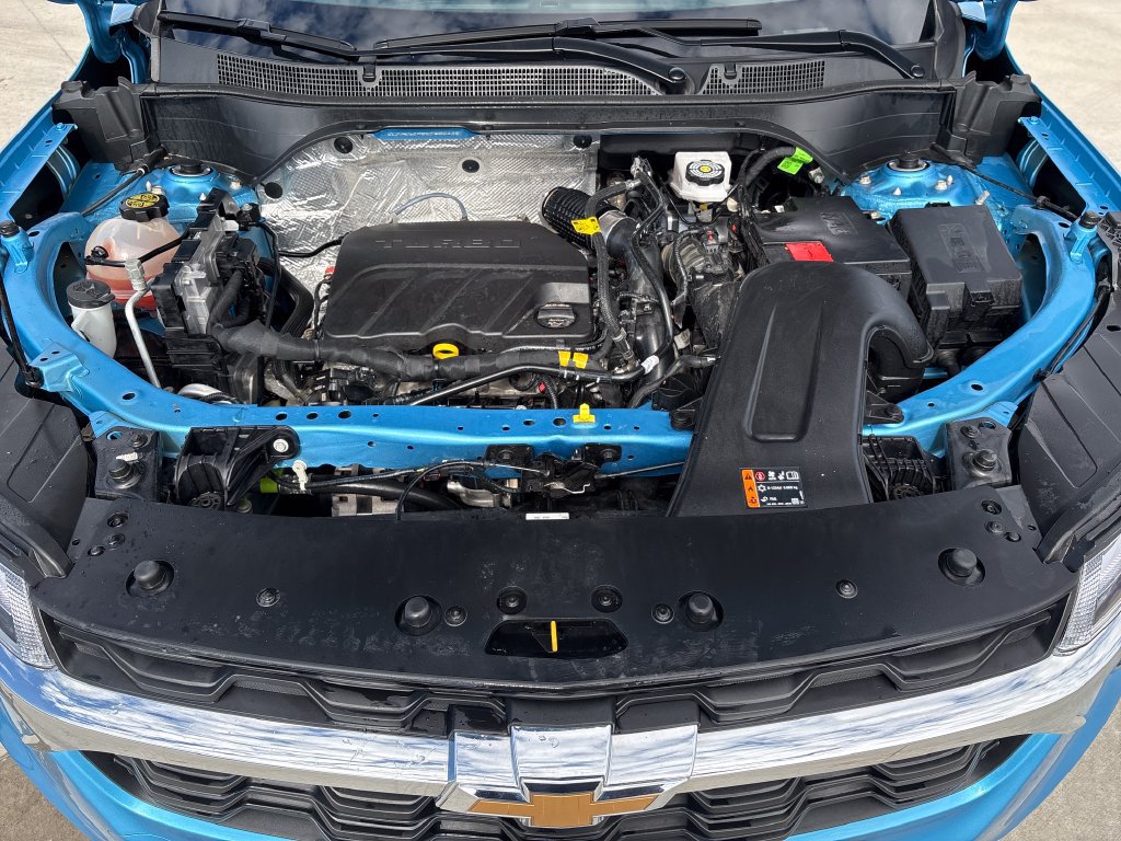 Used 2025 Chevrolet Trax LT w/ Driver Confidence Package FWD image 30