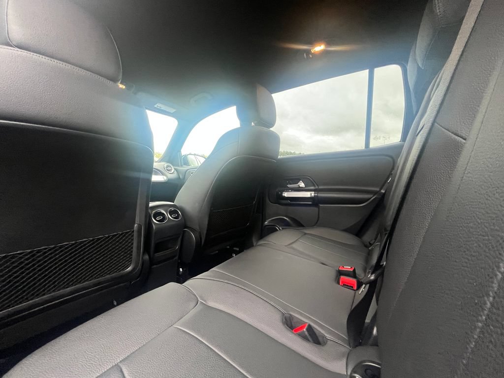 Used 2025 Mercedes-Benz GLB 250 4MATIC image 22
