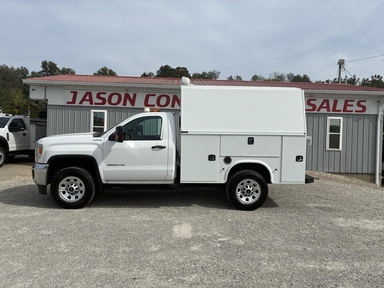 Used 2017 GMC Sierra 3500 4x4 Regular Cab image 1