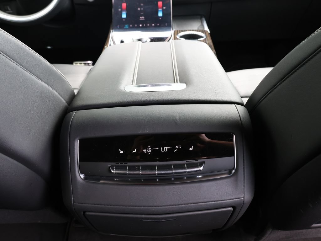 Used 2025 Cadillac Escalade ESV Premium Luxury w/ LPO, Floor Liner Package AWD/4WD image 31