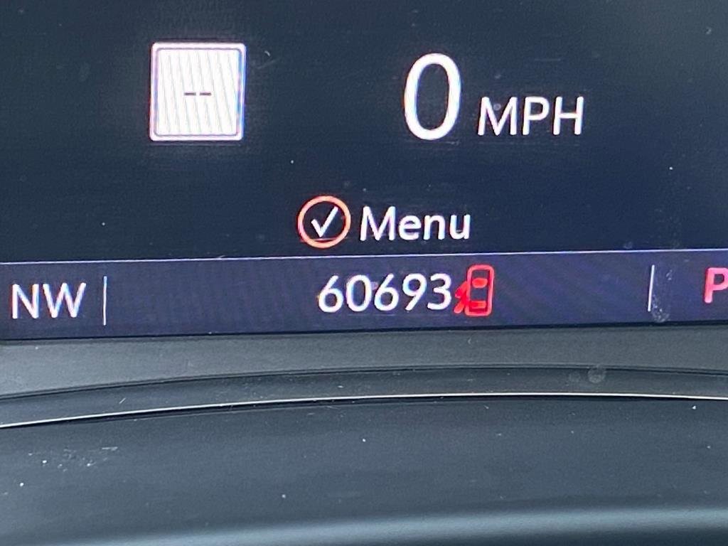 Used 2023 GMC Acadia SLT image 13