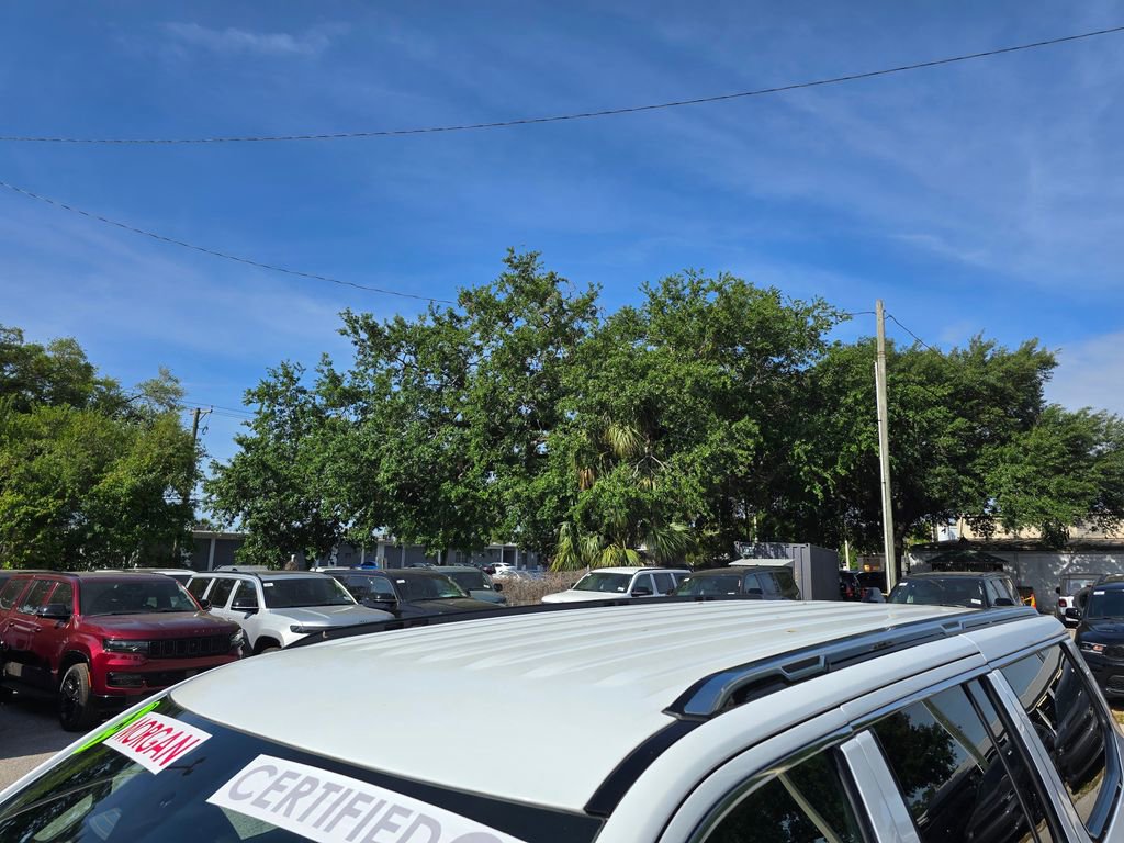 Certified 2024 Jeep Wagoneer L Series II image 12