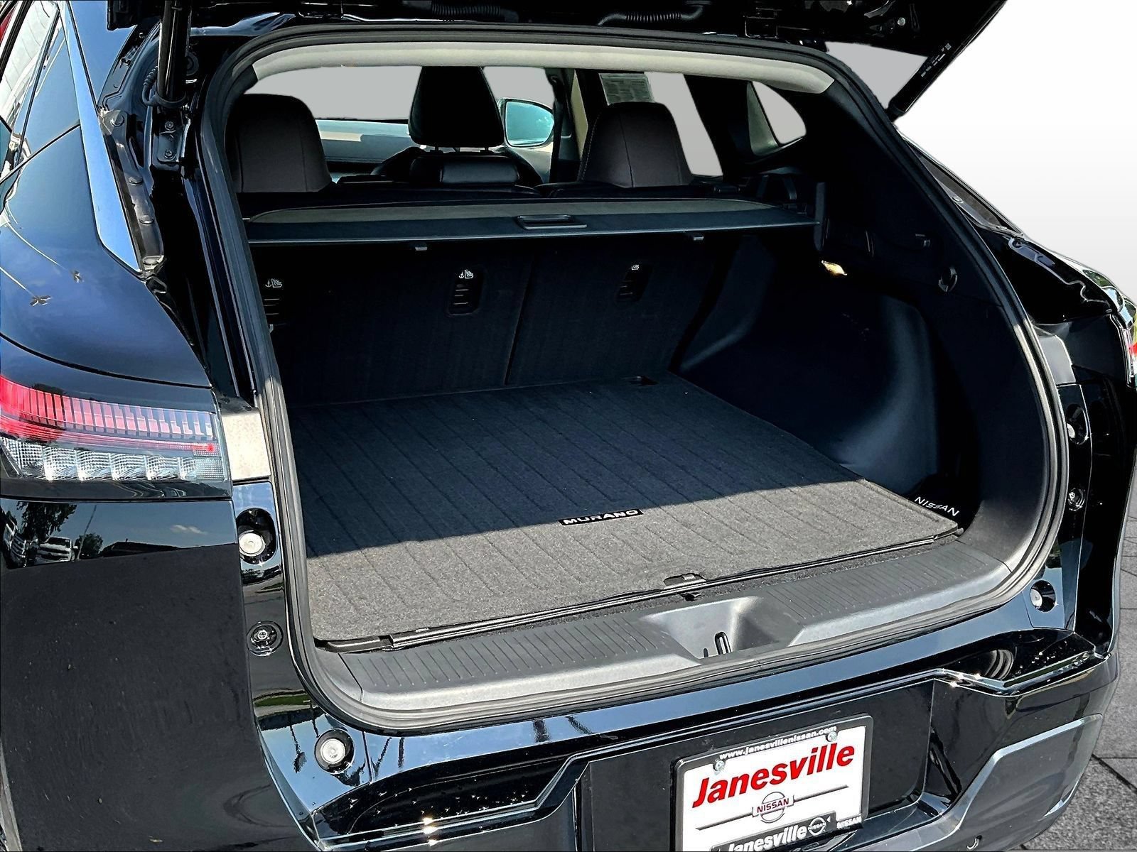 Certified 2025 Nissan Murano Platinum w/ Cargo Package AWD/4WD image 9