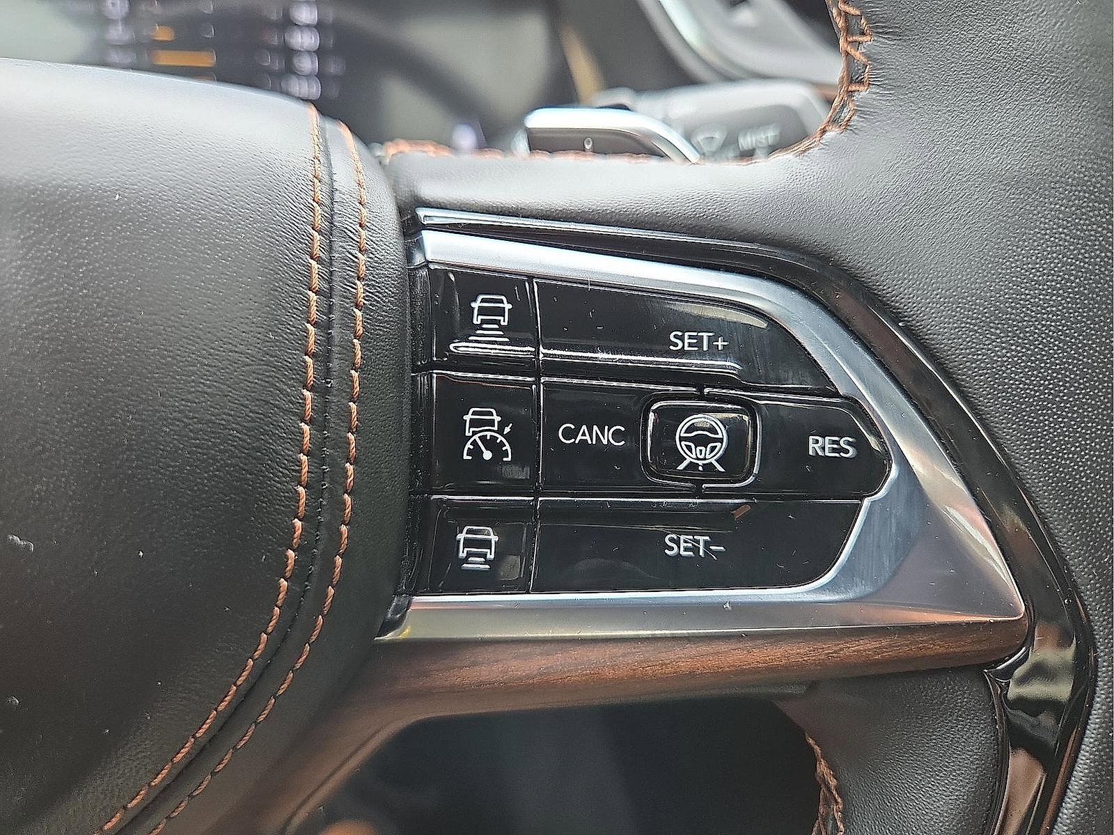 Used 2022 Jeep Grand Cherokee Summit w/ Adv Protech Group IV image 18