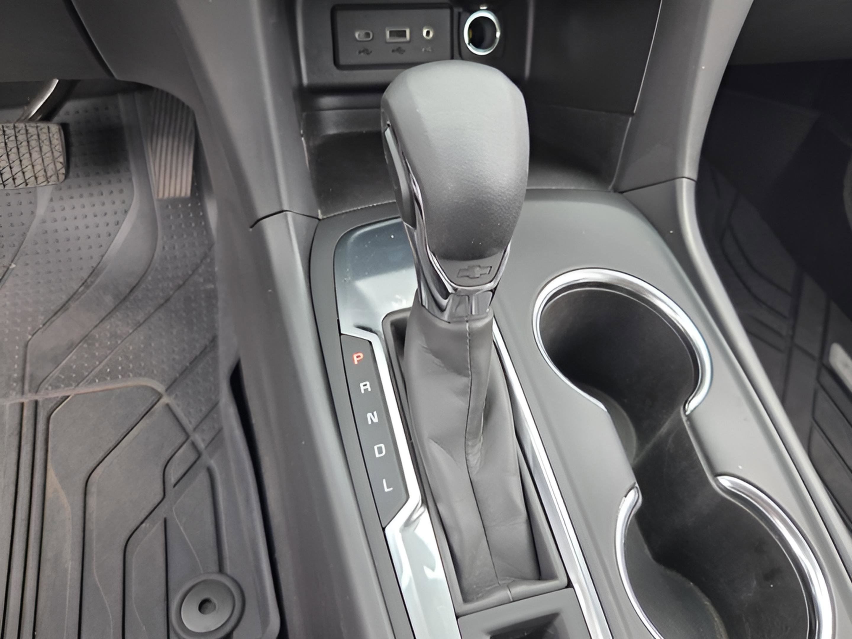 Used 2024 Chevrolet Equinox LS w/ Midnight Edition FWD image 21