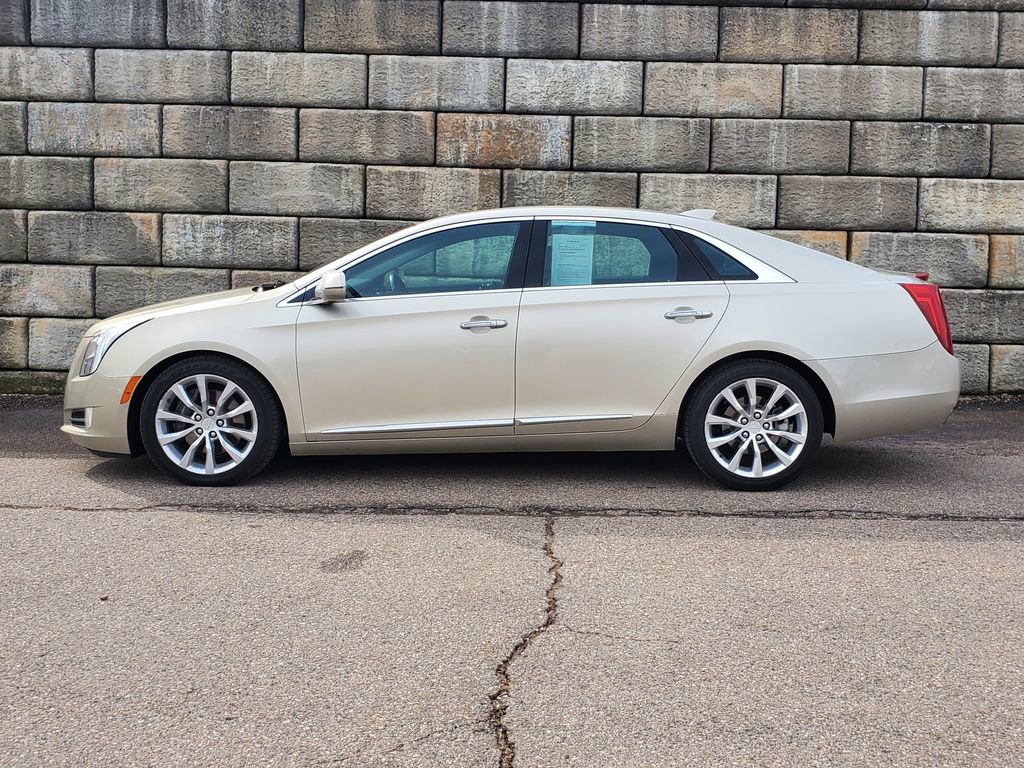 Used 2016 Cadillac XTS Luxury image 2