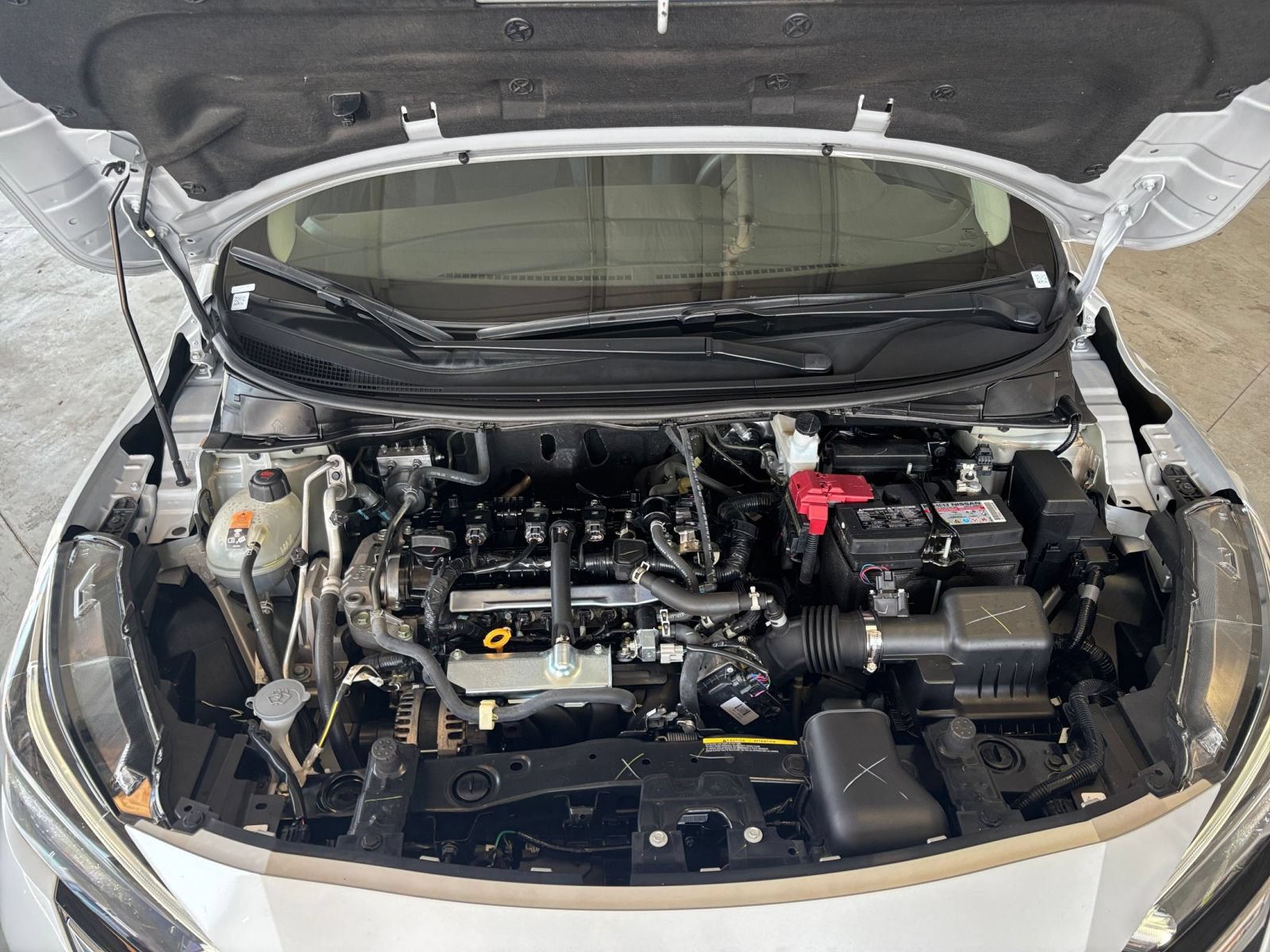 Used 2025 Nissan Versa SV FWD image 30