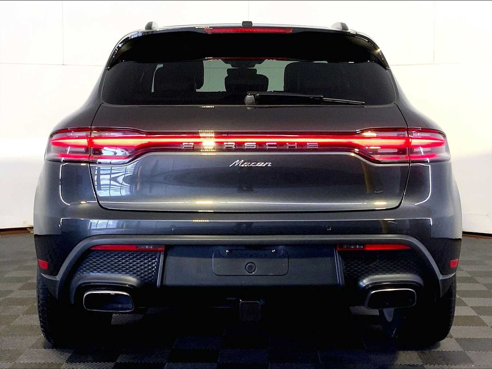 Certified 2026 Porsche Macan AWD/4WD image 6