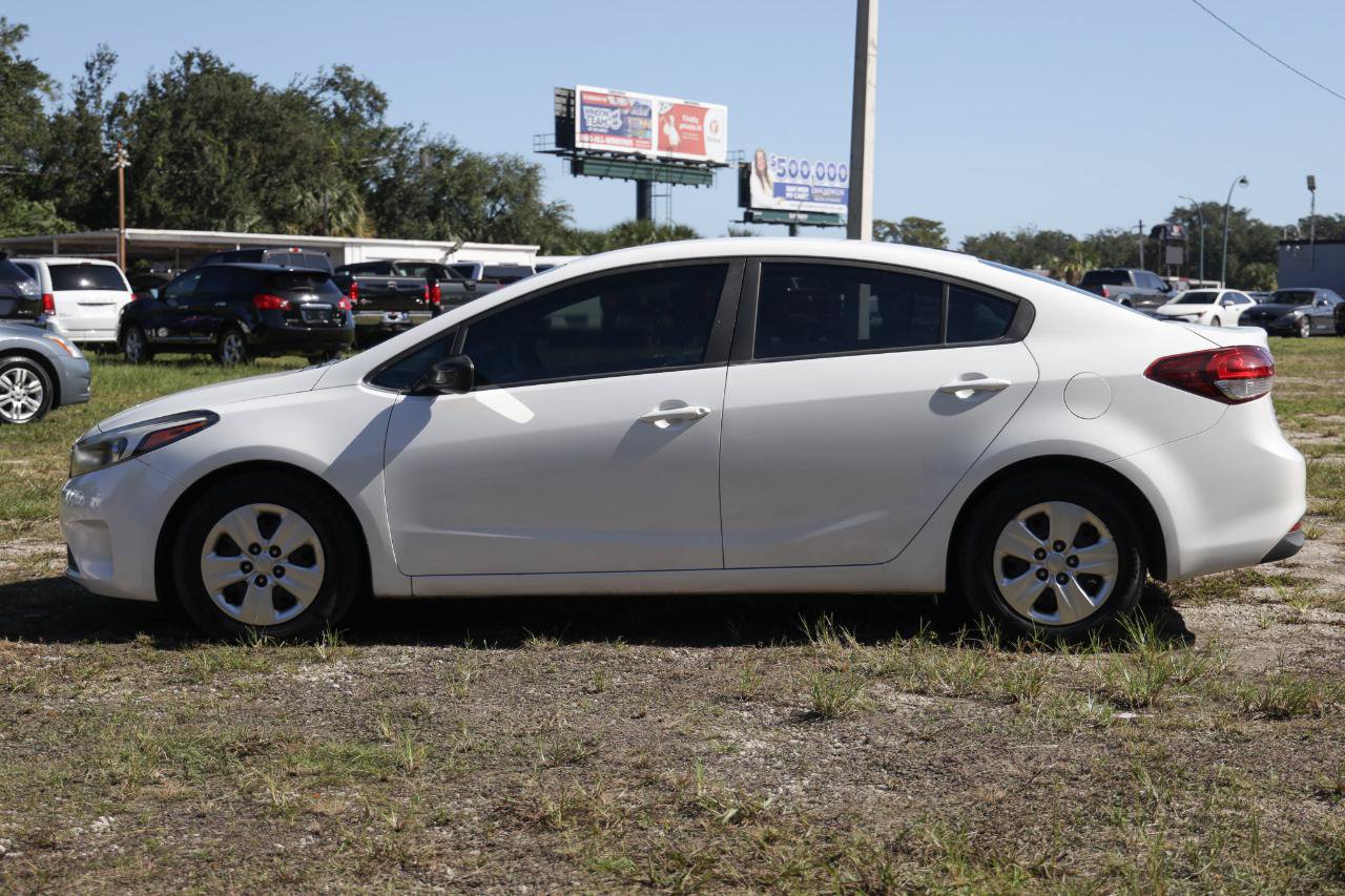 Used 2017 Kia Forte LX w/ LX Popular Package FWD image 3