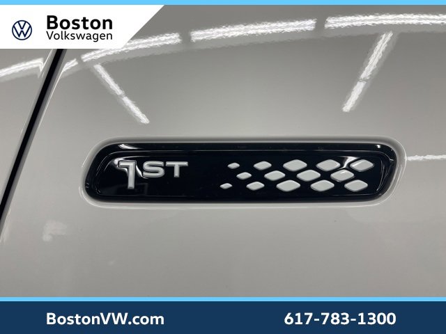 New 2025 Volkswagen ID. Buzz 1st Edition image 7