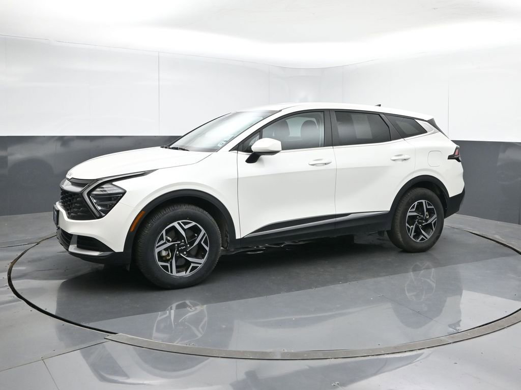 Used 2024 Kia Sportage LX image 2