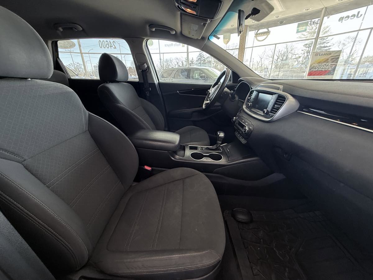 Used 2020 Kia Sorento S image 27