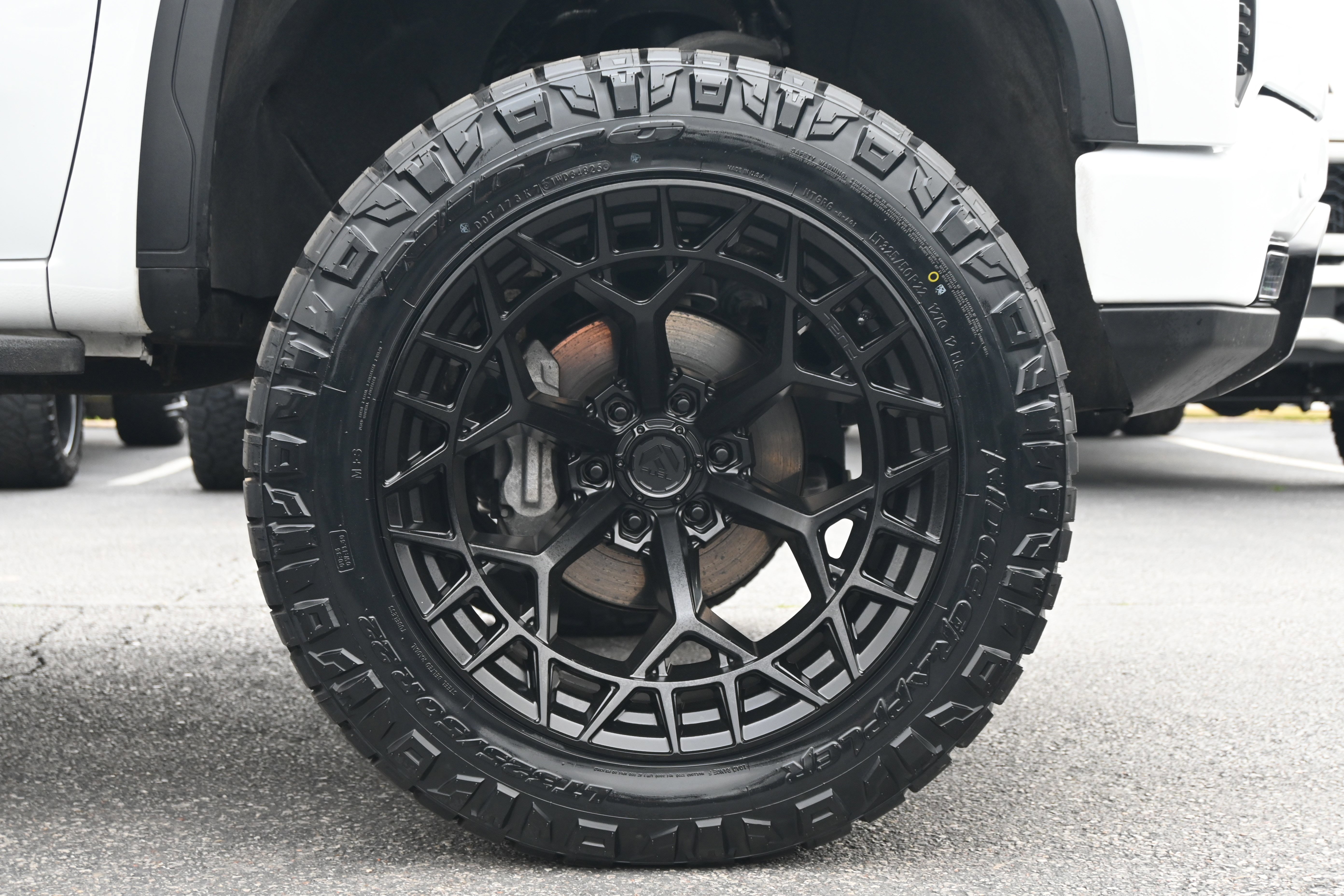 Used 2023 GMC Sierra 1500 AT4 w/ AT4 Premium Package image 25