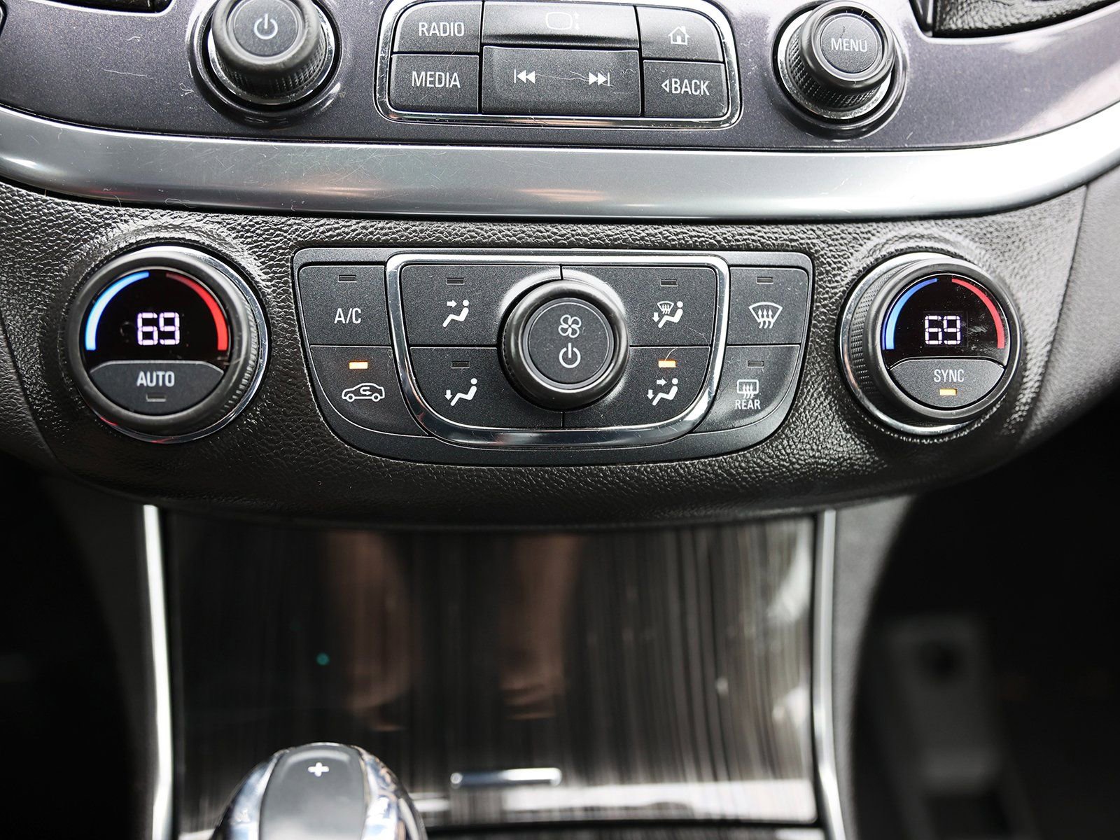 Used 2019 Chevrolet Impala LT image 26