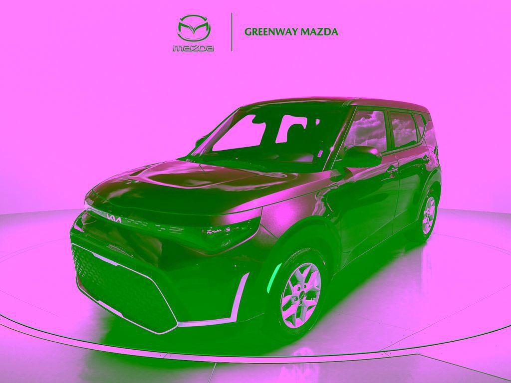 Used 2025 Kia Soul LX FWD image 3