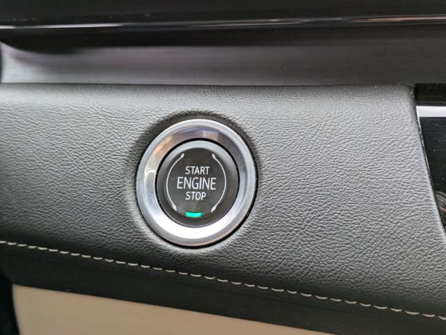 Used 2021 Cadillac Escalade Premium Luxury image 32