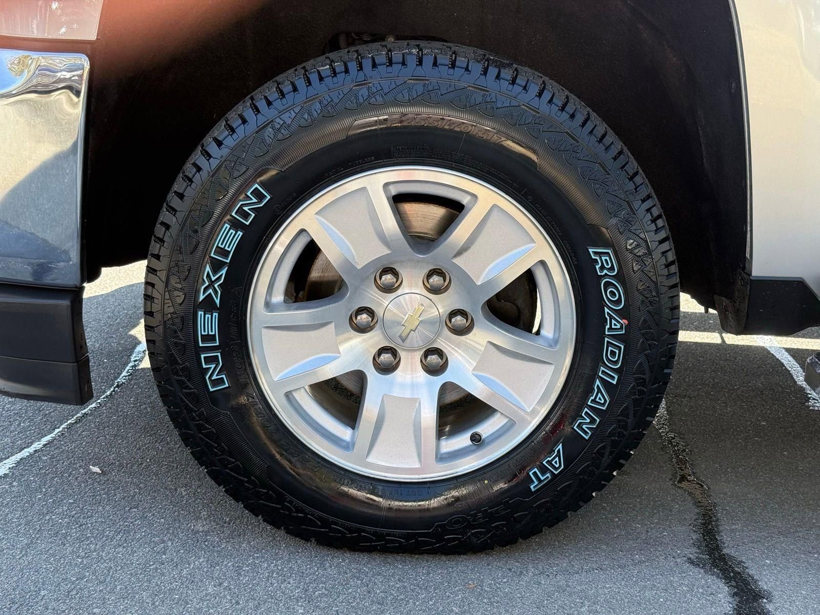 Used 2018 Chevrolet Silverado 1500 LT w/ All Star Edition AWD/4WD image 17