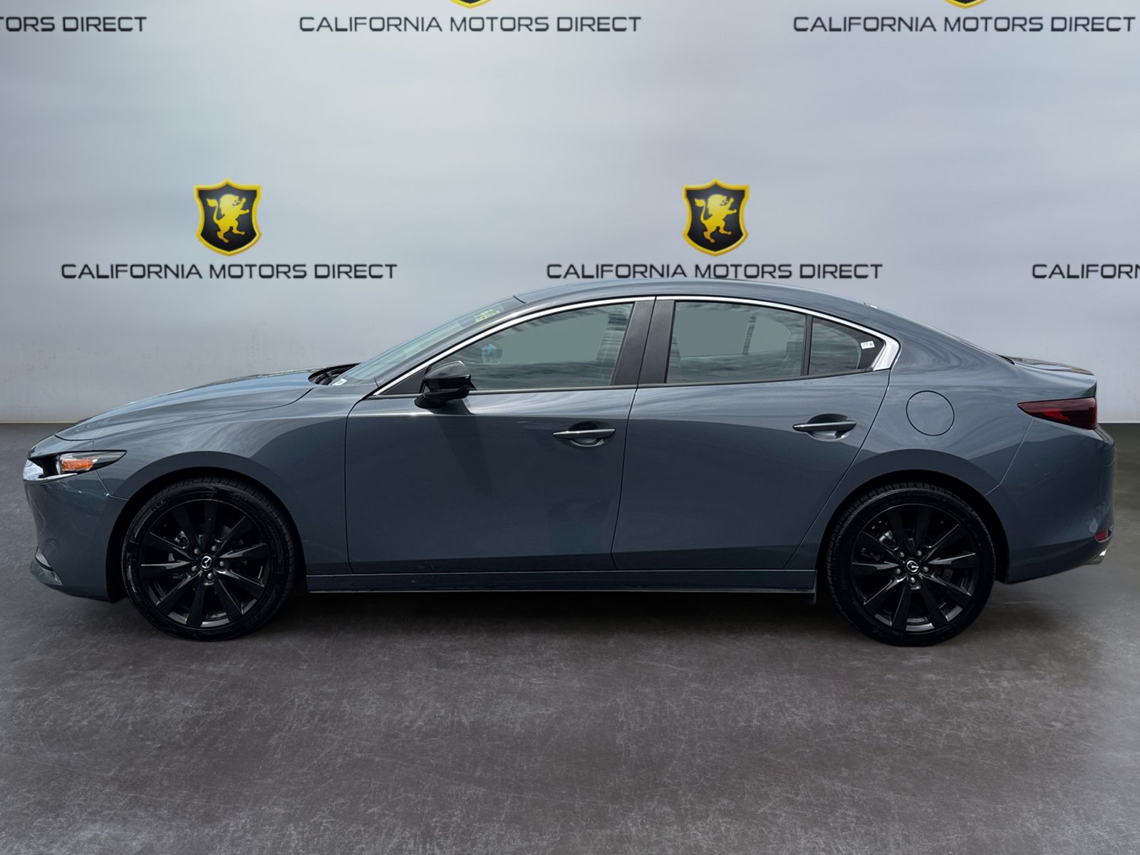 Used 2022 MAZDA MAZDA3 s FWD image 2