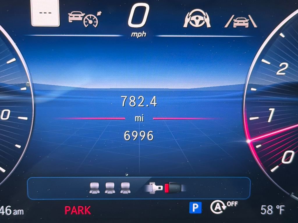 Used 2026 Mercedes-Benz GLC 300 image 4