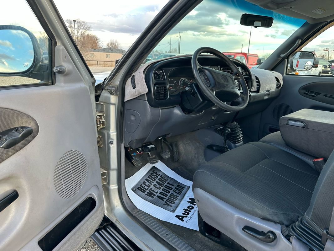 Used 1999 Dodge Ram 3500 Truck SLT image 31