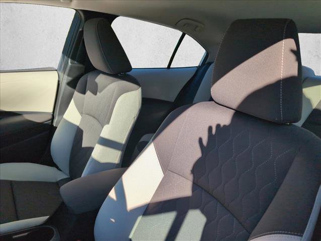 Used 2025 Toyota Corolla LE image 9