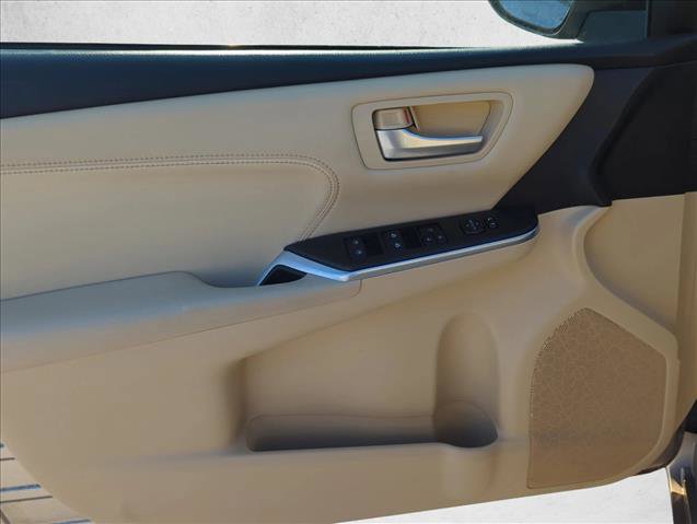 Used 2017 Toyota Camry XLE w/ Moonroof Package image 10