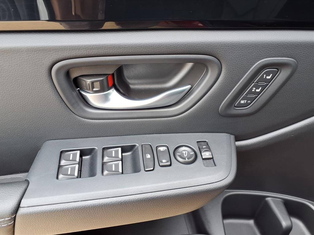 Used 2025 Honda Pilot Touring image 22