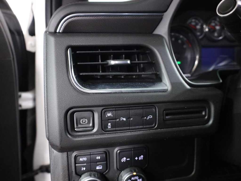 Used 2021 Chevrolet Tahoe RST w/ Luxury Package AWD/4WD image 12