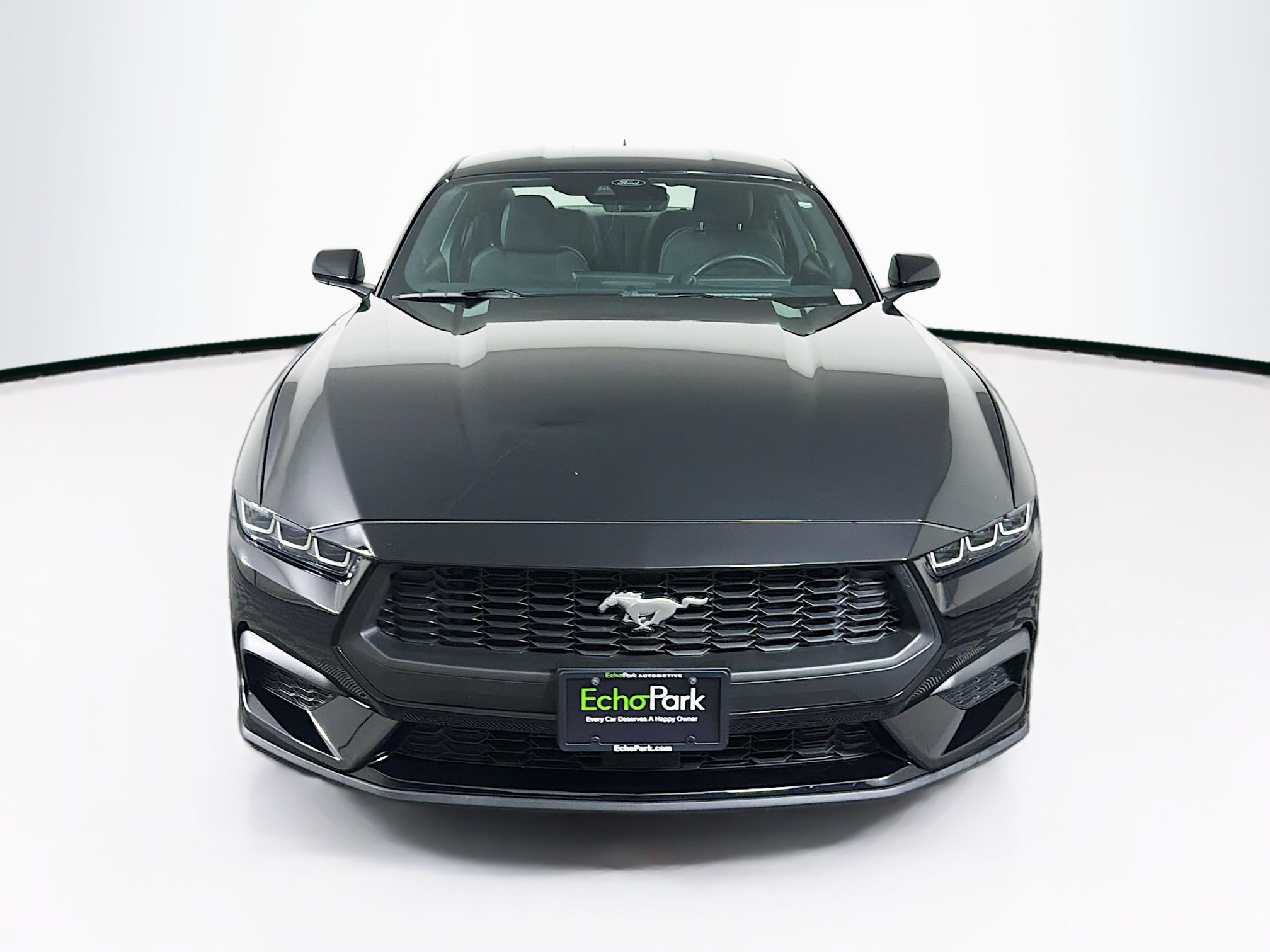 Used 2025 Ford Mustang Coupe RWD image 2