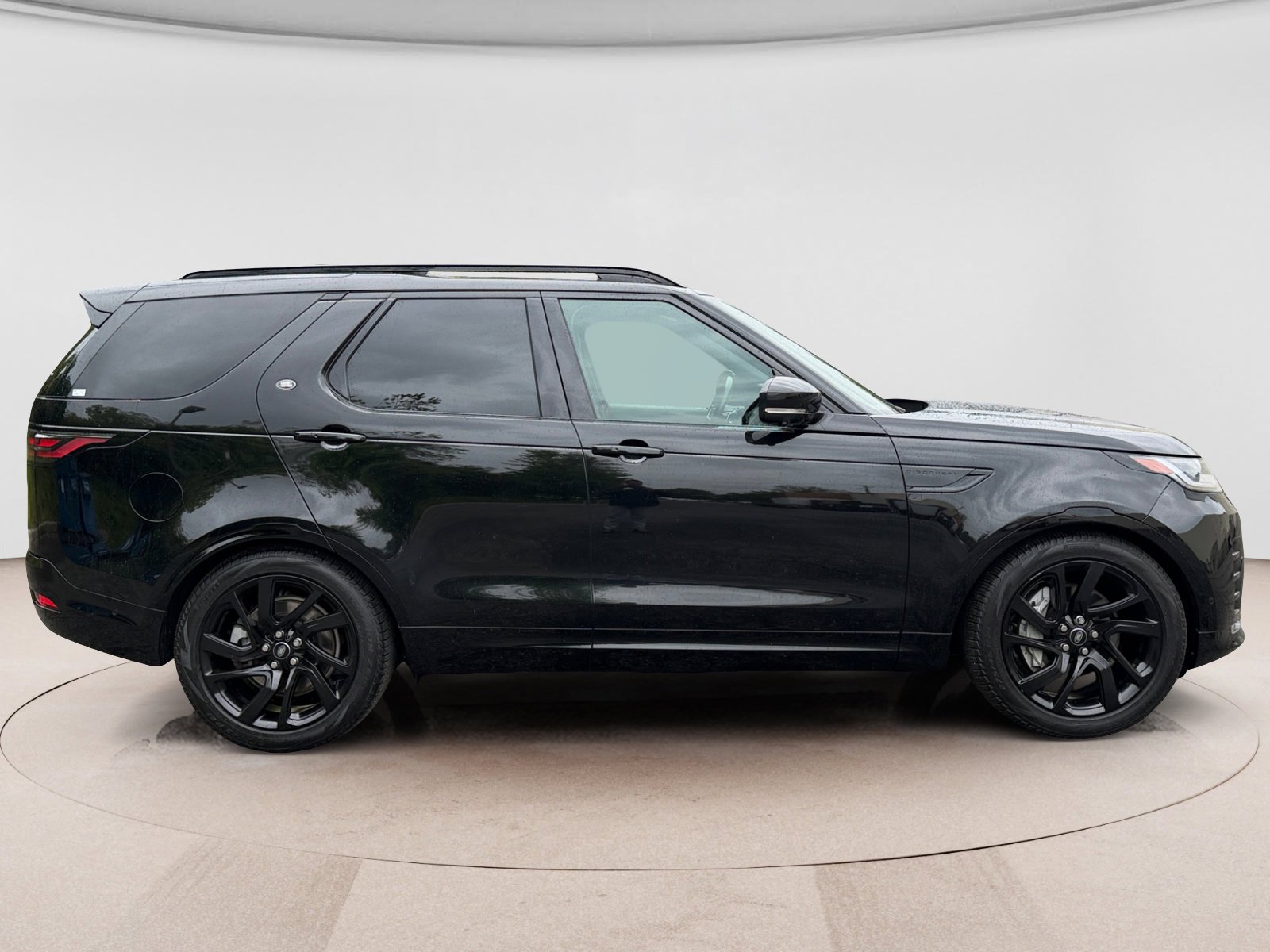 Used 2023 Land Rover Discovery S R-Dynamic AWD/4WD image 6