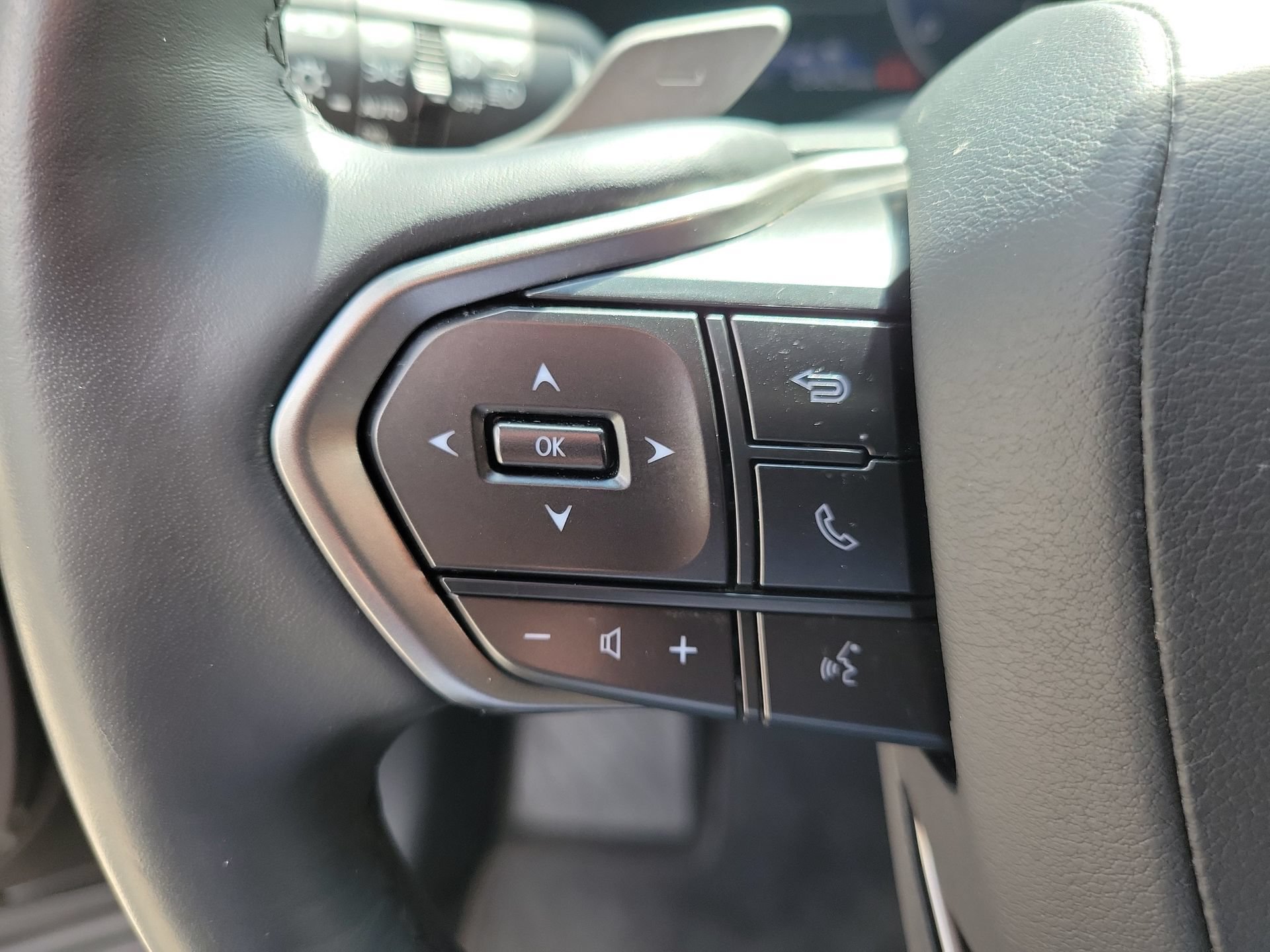 Used 2024 Lexus RX 350 FWD w/ Technology Package image 29