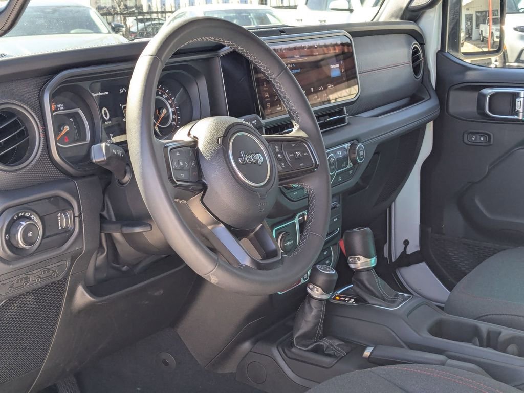 Used 2025 Jeep Wrangler Unlimited Rubicon image 14