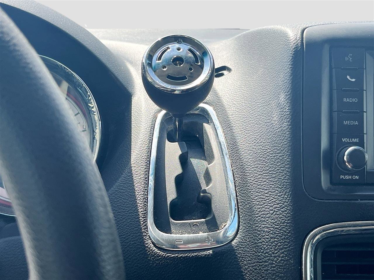 Used 2019 Dodge Grand Caravan SE image 16