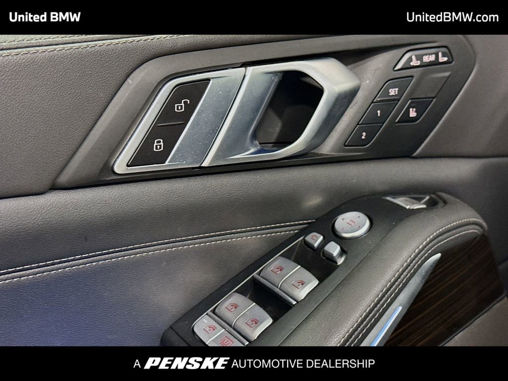 Certified 2023 BMW X7 xDrive40i w/ Premium Package image 3