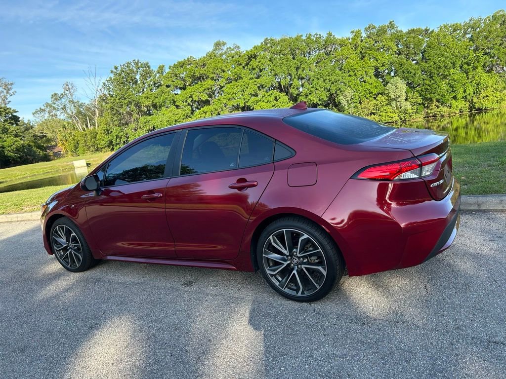 Used 2022 Toyota Corolla LE image 3