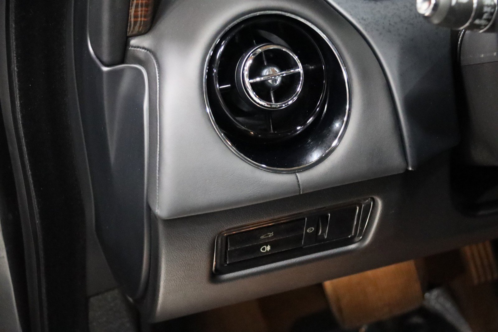 Used 2014 Jaguar XJ L Portfolio image 58