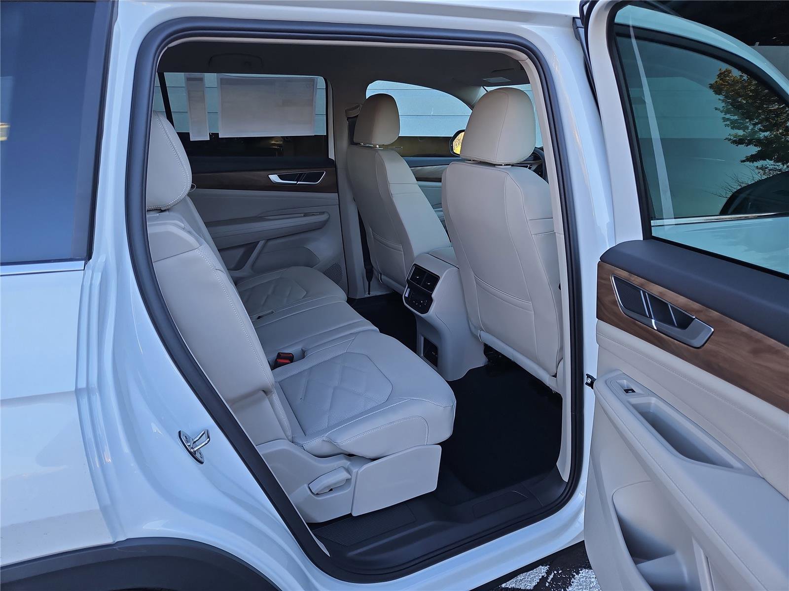 New 2026 Volkswagen Atlas SE image 30