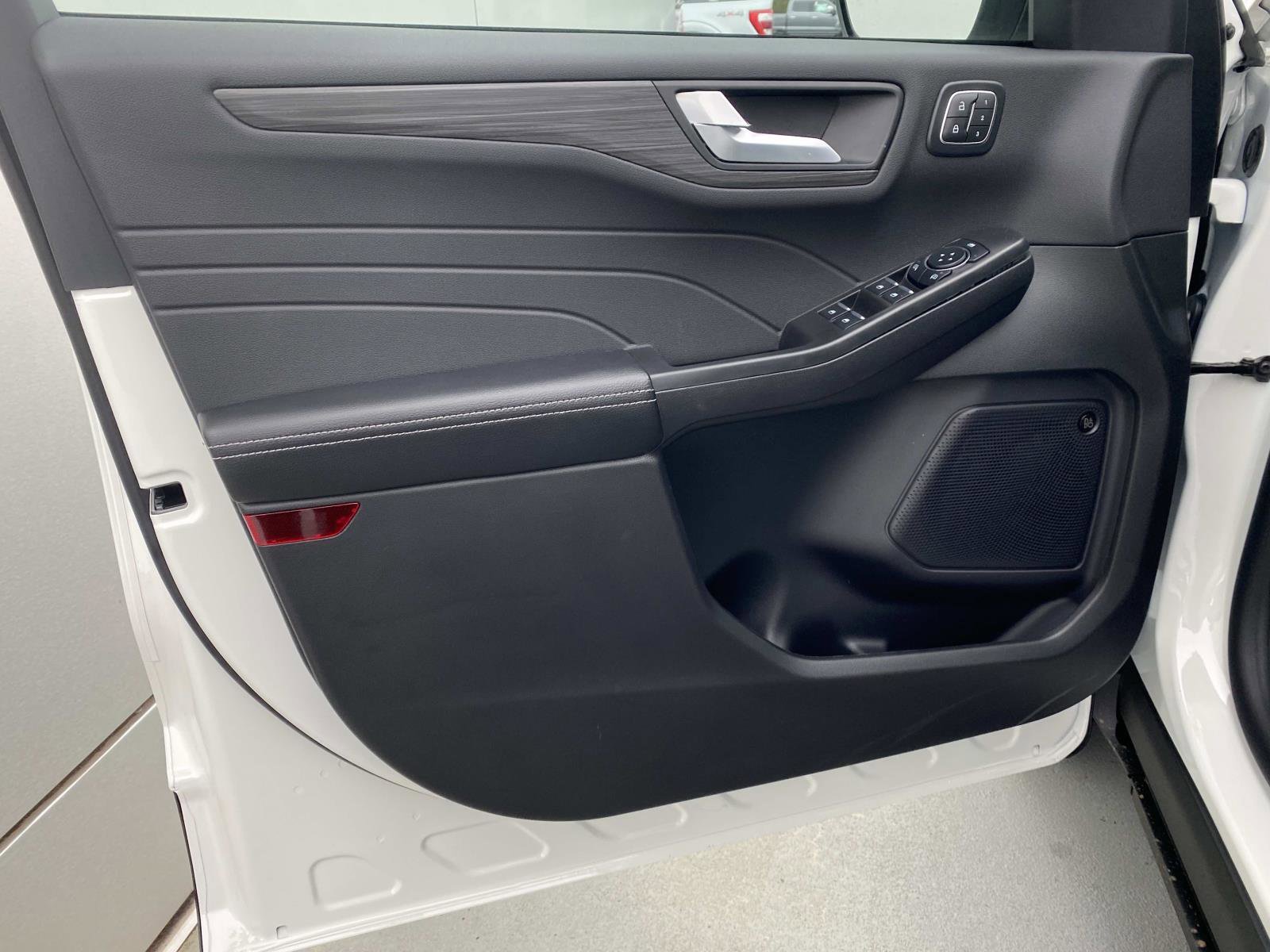 New 2026 Ford Escape SE w/ PHEV Premium Package image 14