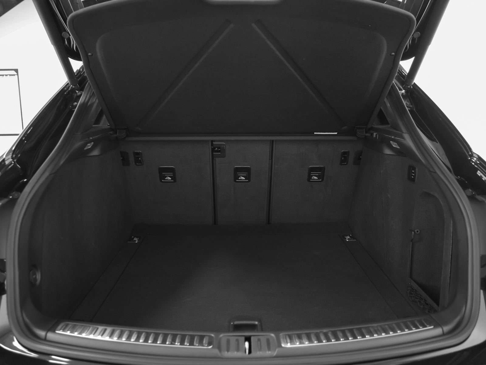 Certified 2023 Porsche Macan GTS image 21