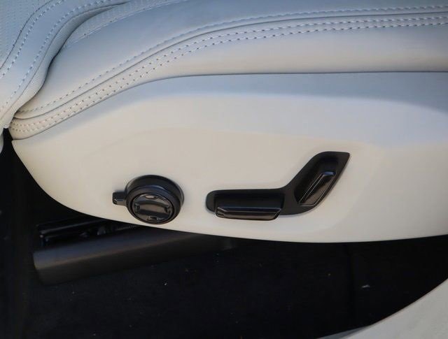 New 2024 Volvo XC90 T8 Ultimate w/ Protection Package Premier image 18