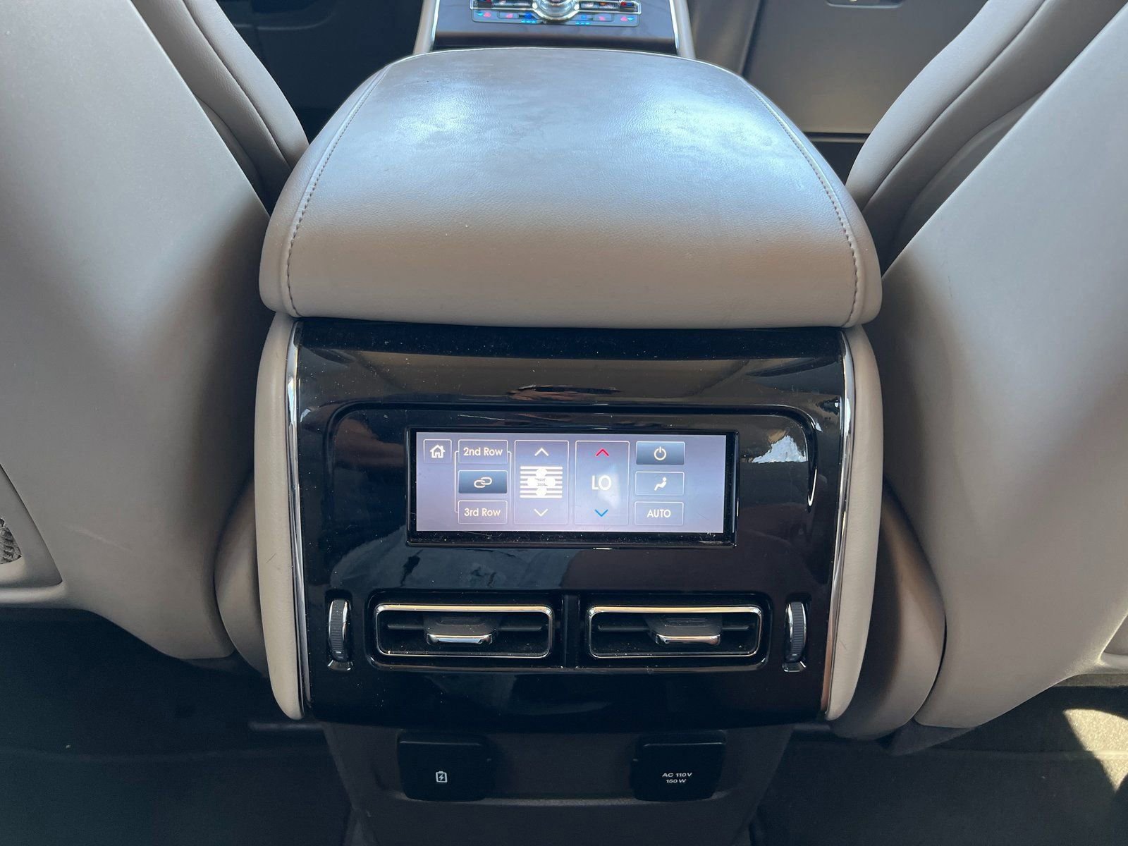 Used 2022 Lincoln Aviator Reserve w/ Equipment Group 201A AWD/4WD image 18