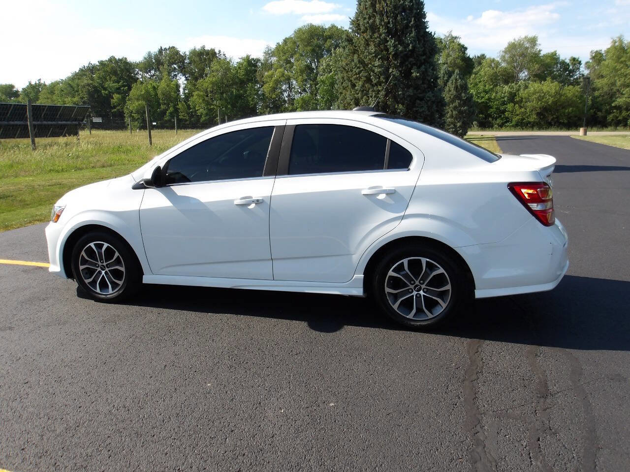 Used 2019 Chevrolet Sonic LT w/ Convenience Package FWD image 14