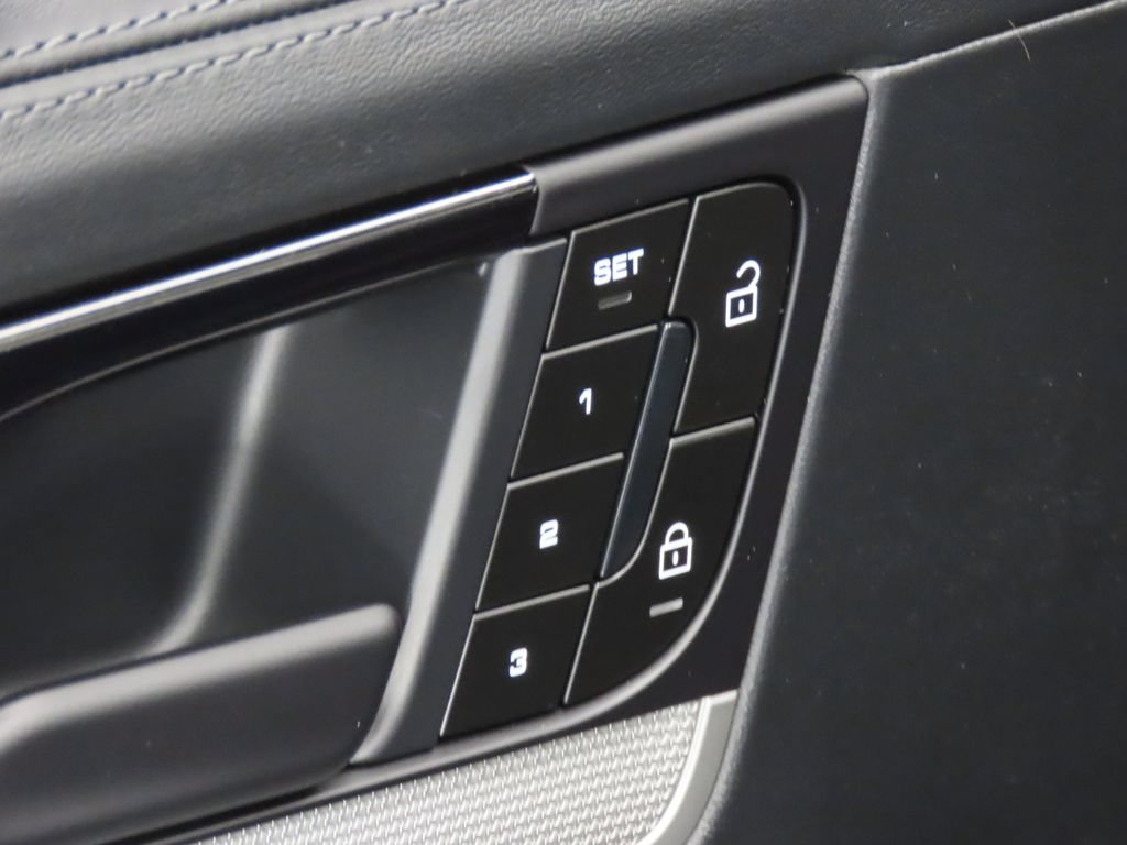 Certified 2026 Porsche Cayenne S AWD/4WD image 37