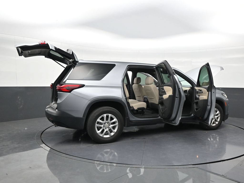 Used 2023 Chevrolet Traverse LS FWD image 28