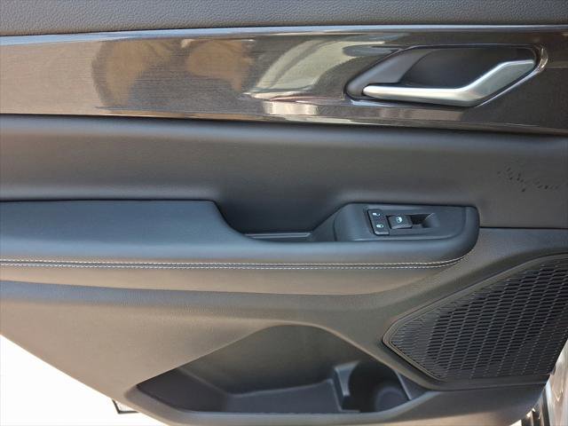 Certified 2023 Jeep Grand Cherokee L Laredo w/ MOPAR Finishing Package AWD/4WD image 19