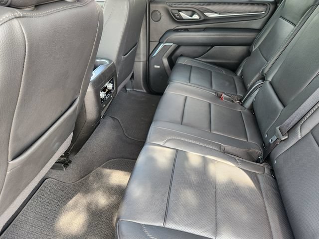 Used 2024 GMC Yukon XL Denali RWD image 30