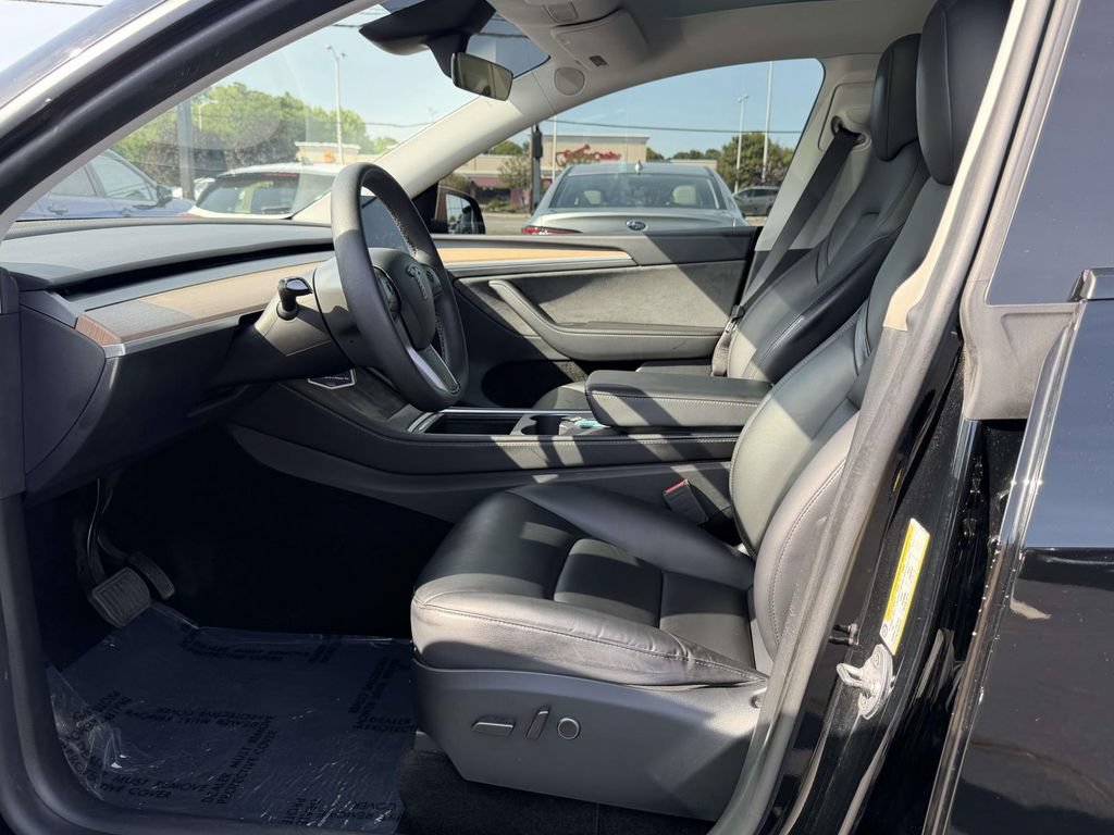Used 2024 Tesla Model Y Long Range AWD/4WD image 17