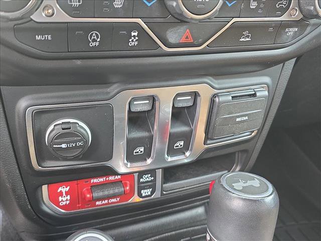 Used 2022 Jeep Wrangler Rubicon w/ LED Lighting Group AWD/4WD image 16