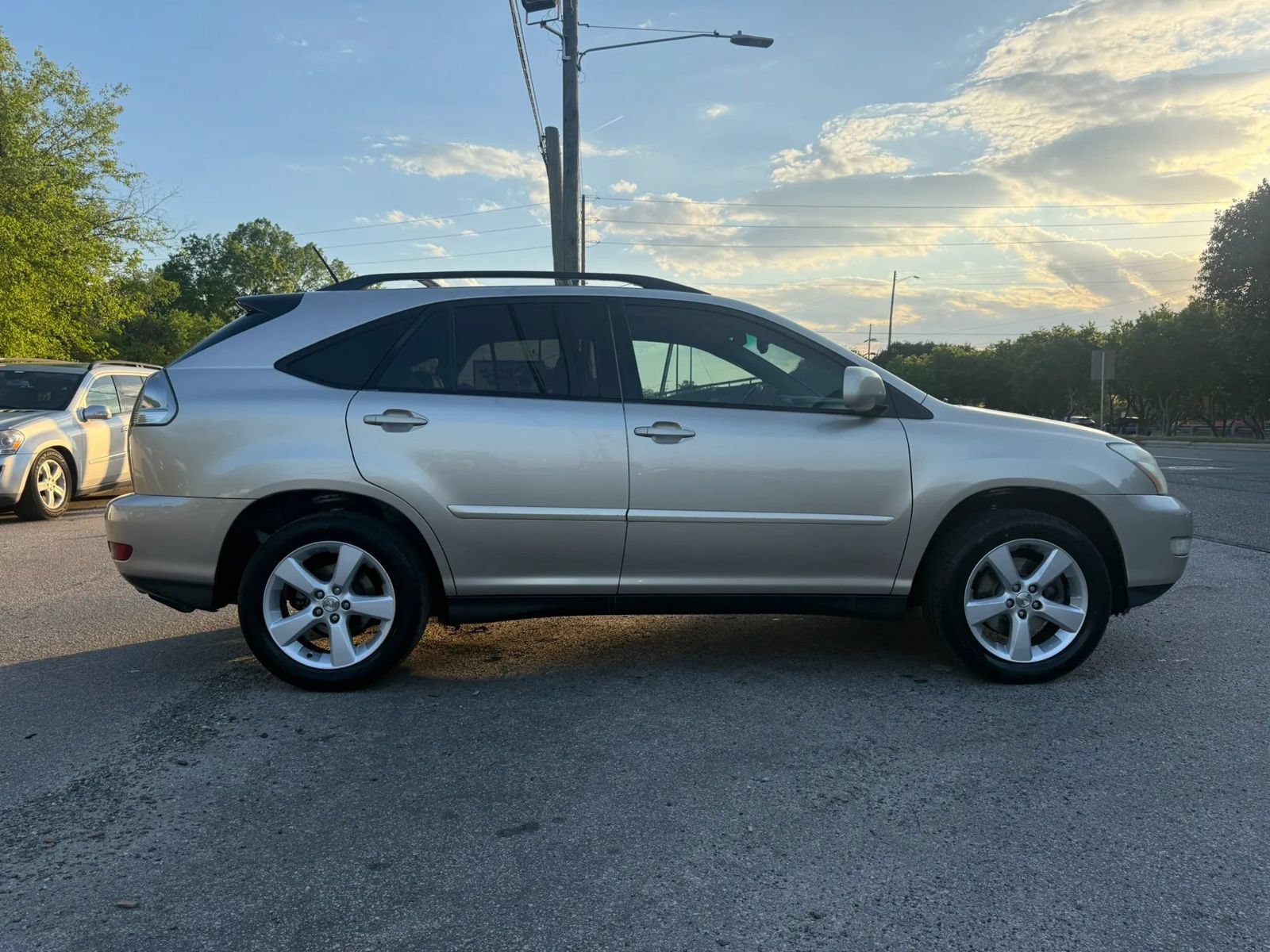 Used 2005 Lexus RX 330 FWD image 5